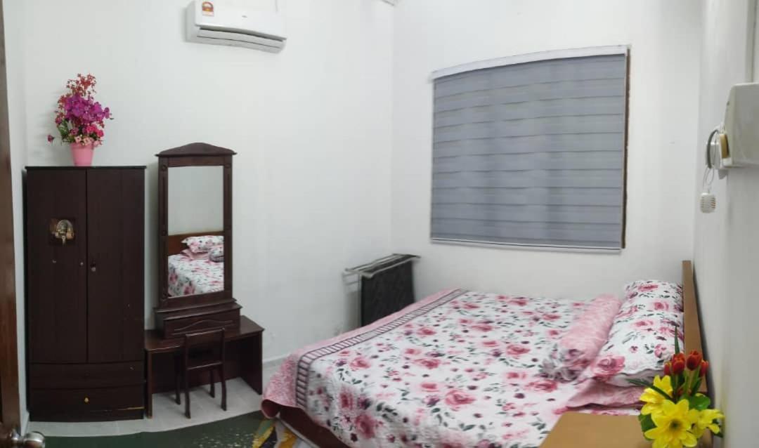 Ns Homestay Private Pool Tanah Merah  Extérieur photo