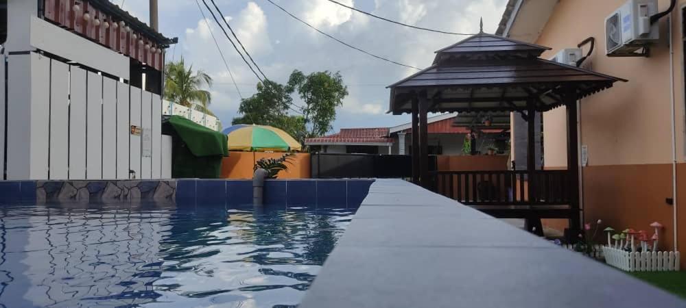 Ns Homestay Private Pool Tanah Merah  Extérieur photo