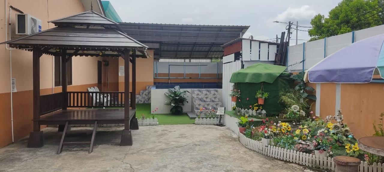 Ns Homestay Private Pool Tanah Merah  Extérieur photo